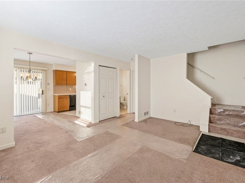 1134 W Maple Street, North Canton, OH 44720 Photo 4