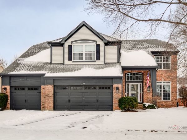 597 Treetop Lane, Gurnee, IL 60031