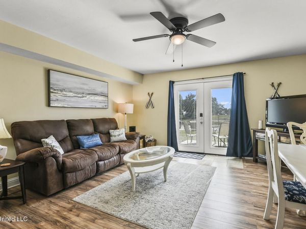 1664 Beach Boulevard, Biloxi, MS 39531