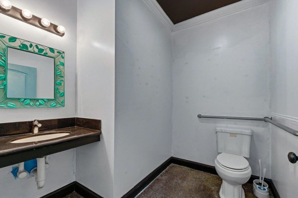 9898 Merry Ln. Photo 12