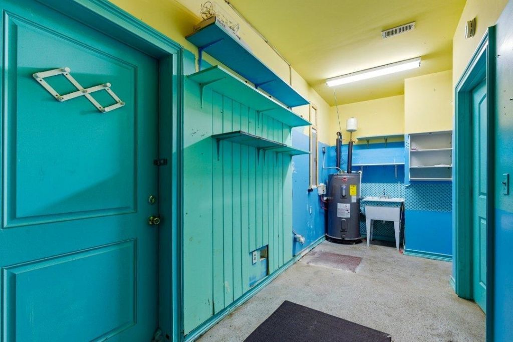 9898 Merry Ln. Photo 13