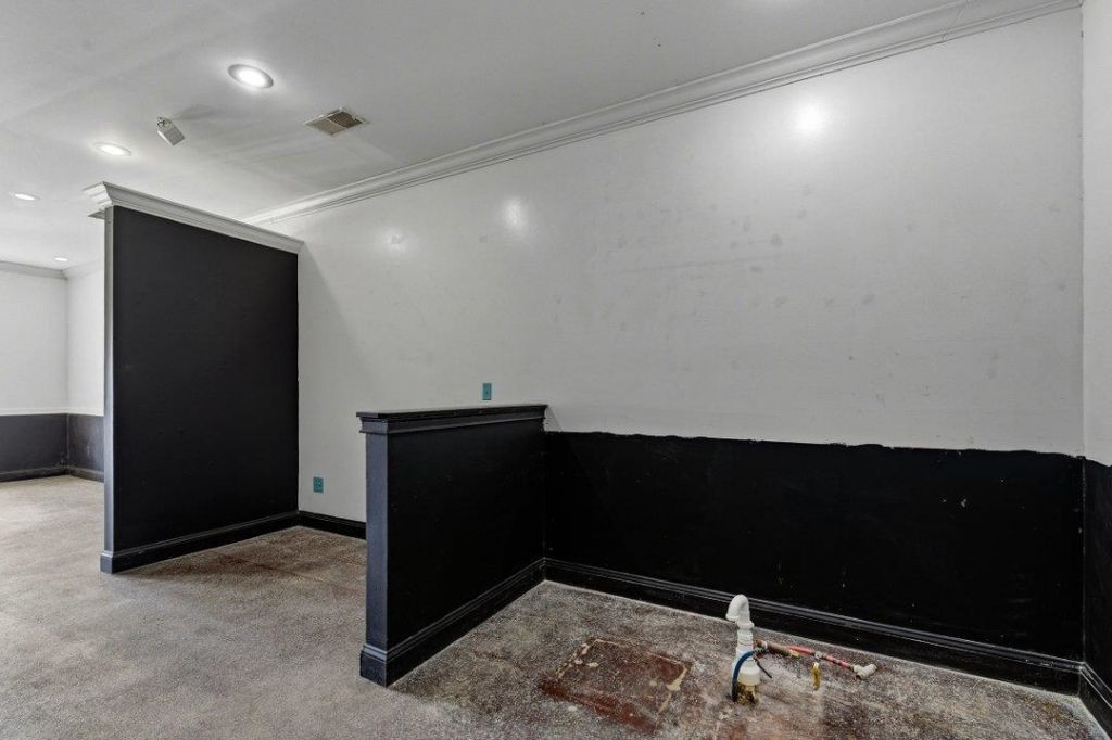 9898 Merry Ln. Photo 7