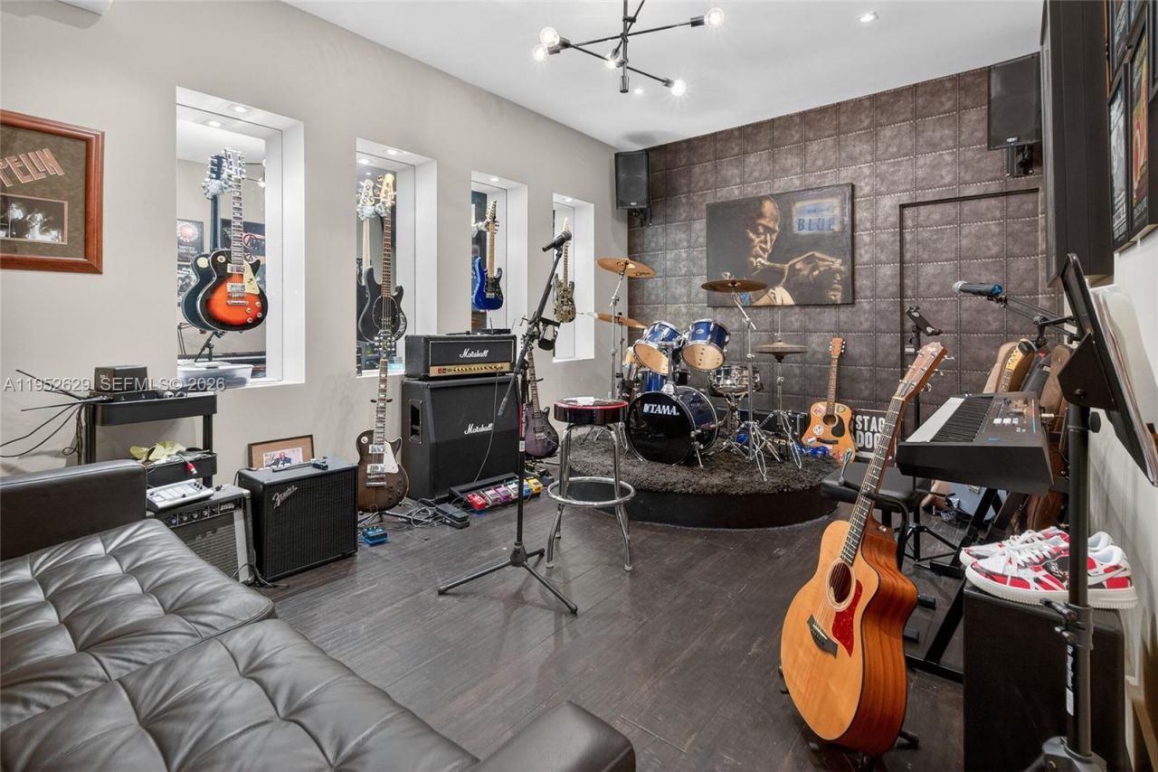 11356 Canyon Maple Blvd, Davie, FL 33330 Photo