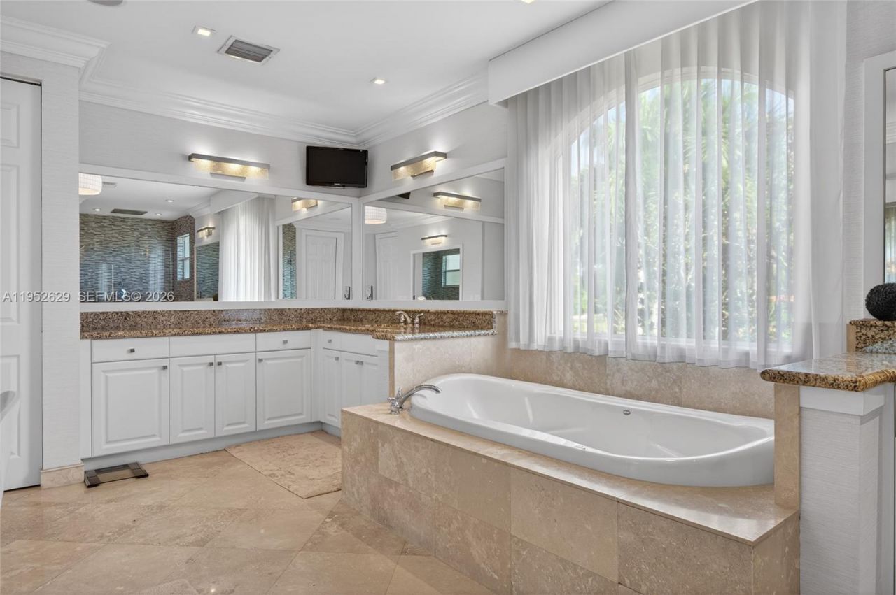 11356 Canyon Maple Blvd, Davie, FL 33330 Photo