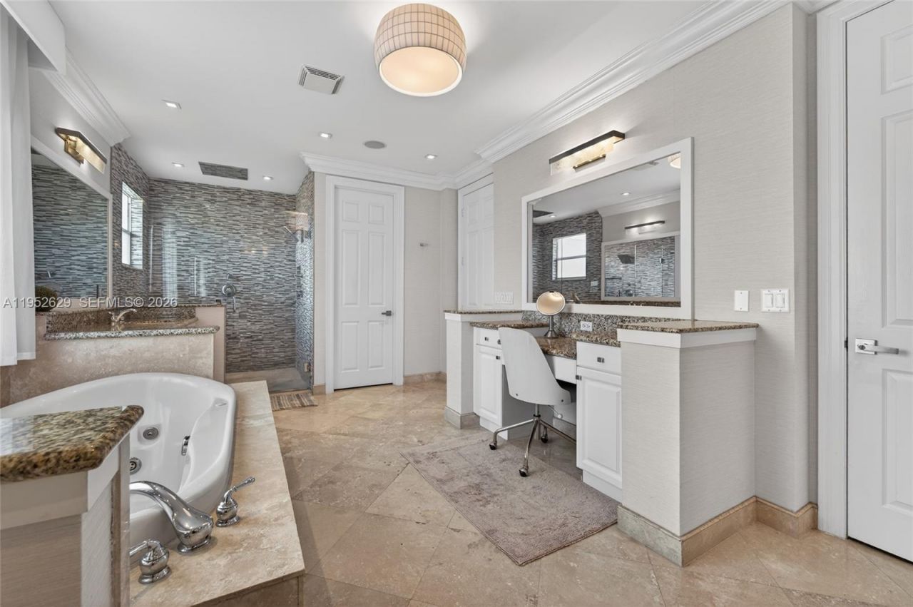 11356 Canyon Maple Blvd, Davie, FL 33330 Photo