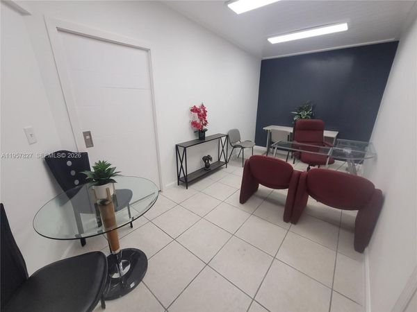 2530 SW 87 AV, Unit 109, Miami, FL 33165