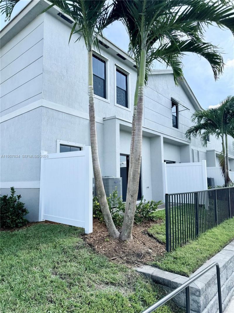 891 NW 3rd Ter, Unit 891, Pompano Beach, FL 33060 Photo