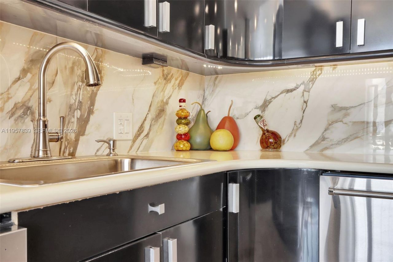 11113 Biscayne Blvd, Unit PH1, Miami, FL 33181 Photo