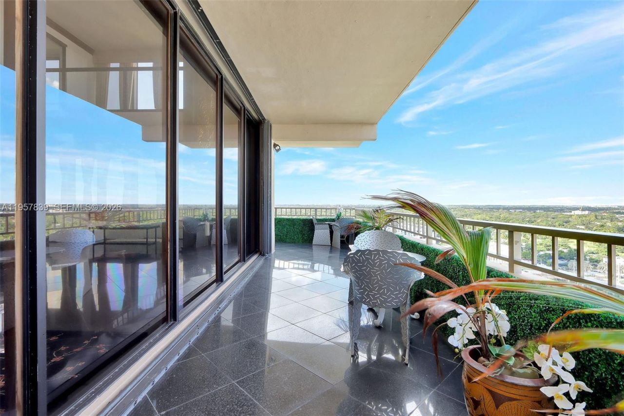 11113 Biscayne Blvd, Unit PH1, Miami, FL 33181 Photo