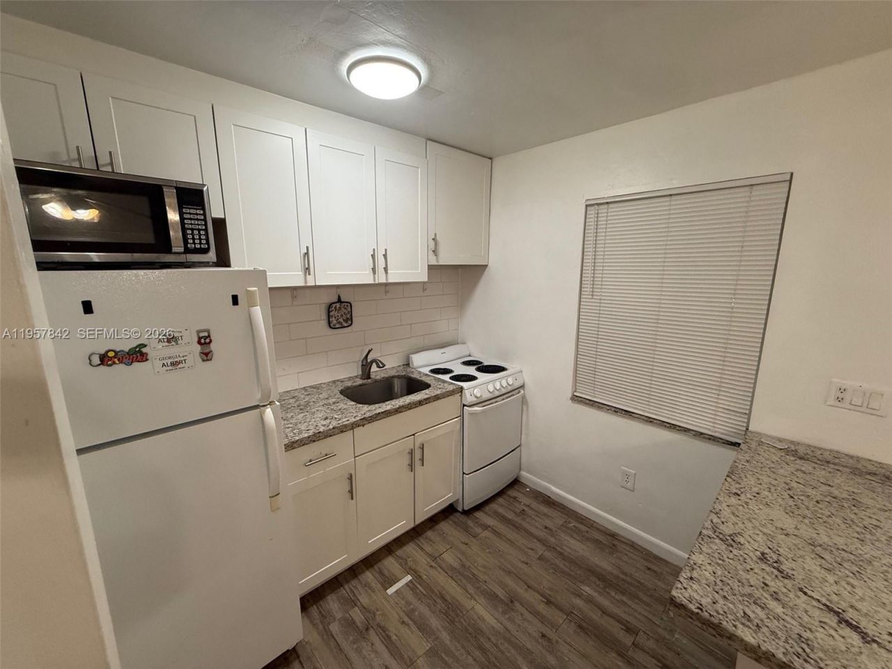 34 SW 5th St, Unit 2, Hallandale Beach, FL 33009 Photo