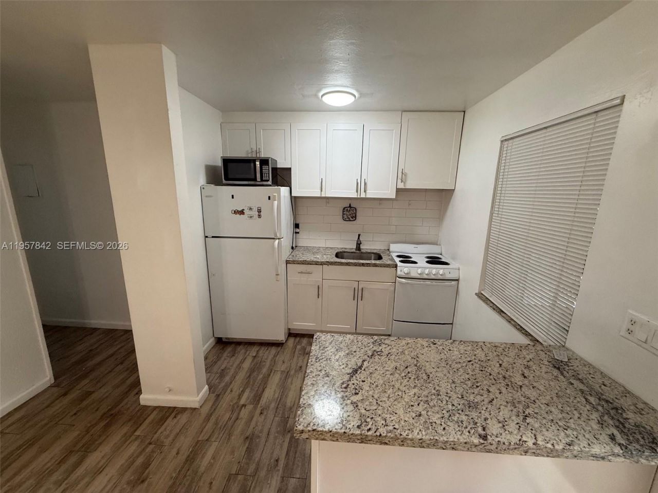 34 SW 5th St, Unit 2, Hallandale Beach, FL 33009 Photo