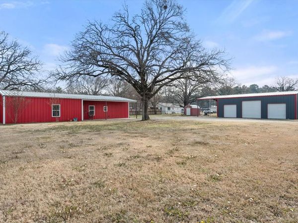 330 Southern Oaks Drive, Streetman, TX 75859