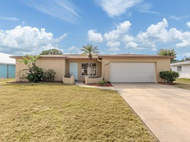 1215 MANGO AVENUE, VENICE, FL 34285
