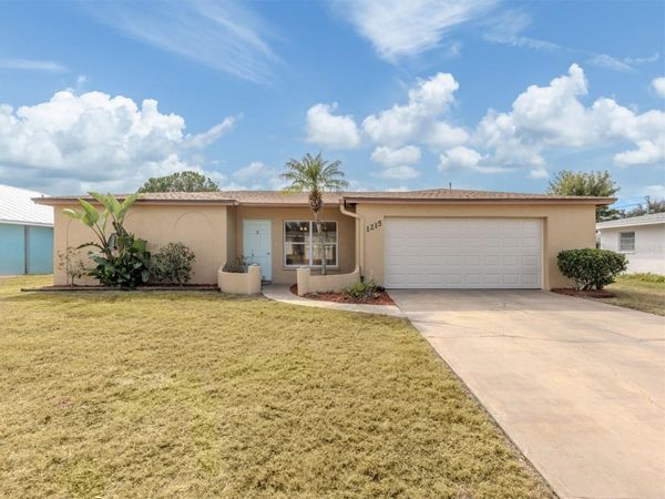 1215 MANGO AVENUE, VENICE, FL 34285