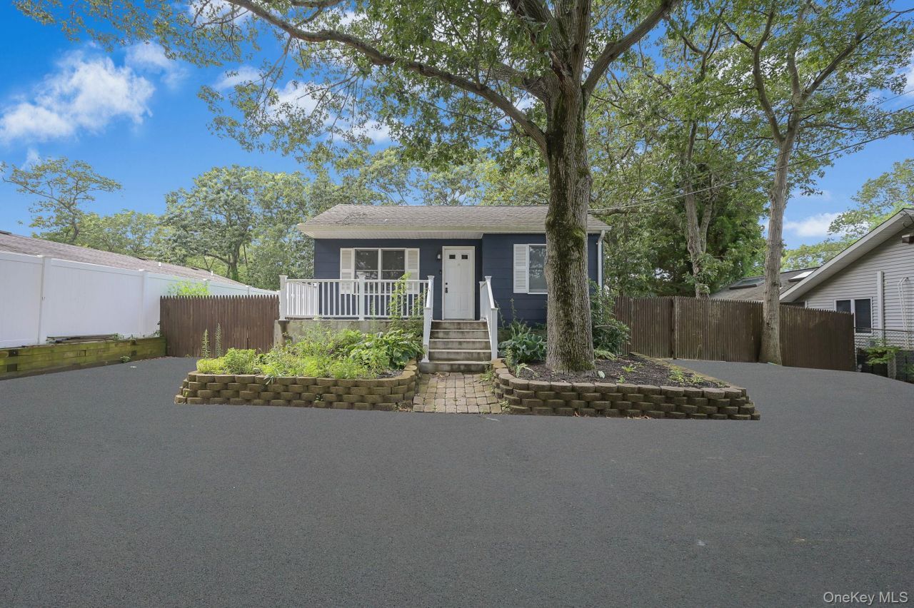 222 Blue Point Road, Farmingville, NY 11738 Main Photo