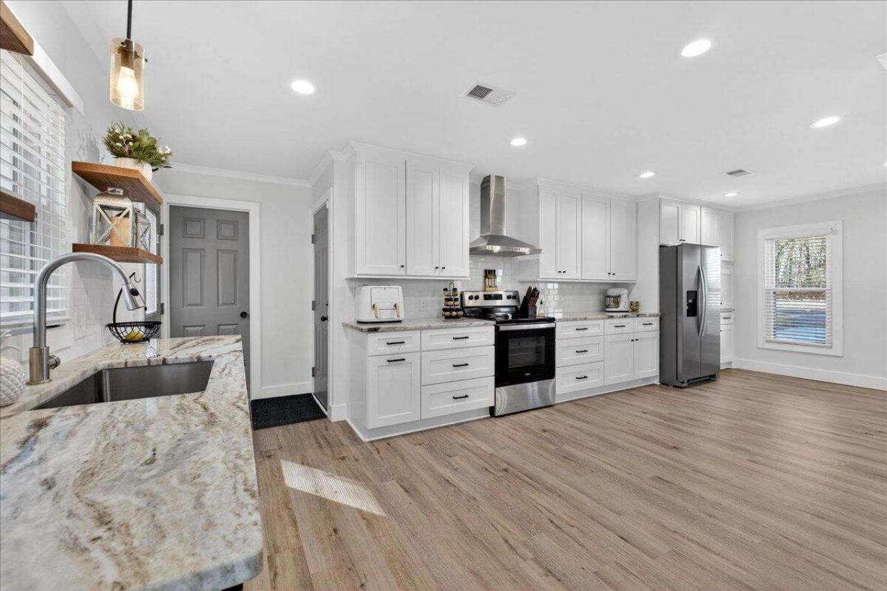 693 Planters Trace Road Photo 10