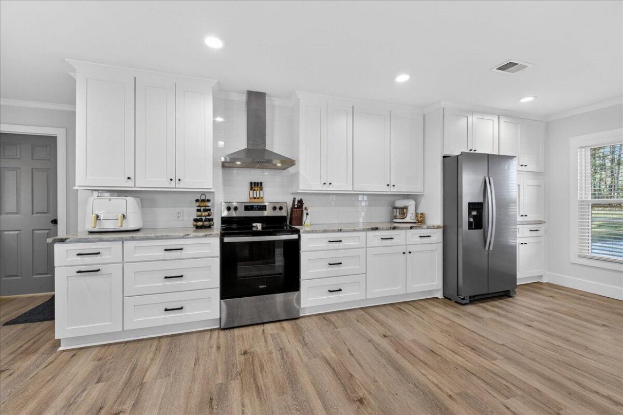 693 Planters Trace Road Photo 11