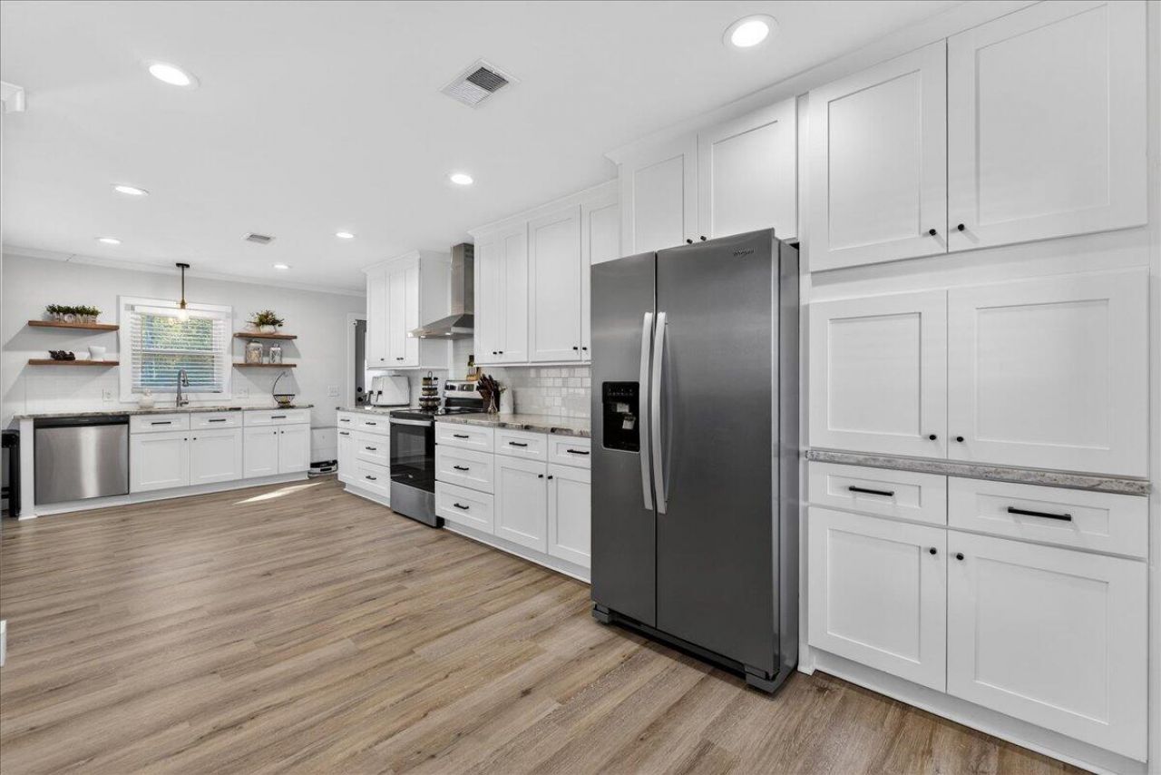 693 Planters Trace Road Photo 12