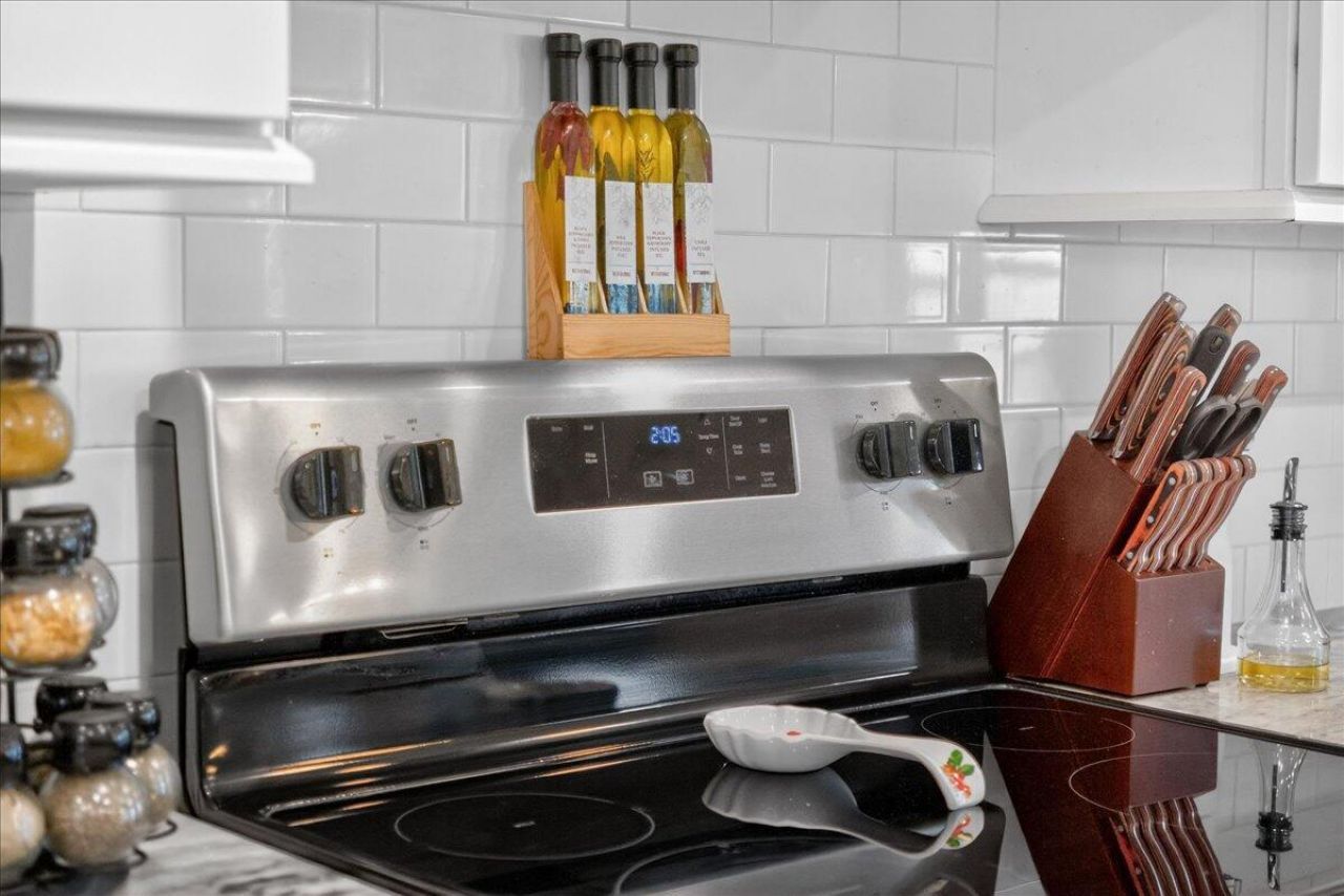 693 Planters Trace Road Photo 14