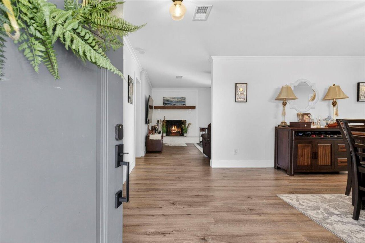 693 Planters Trace Road Photo 4