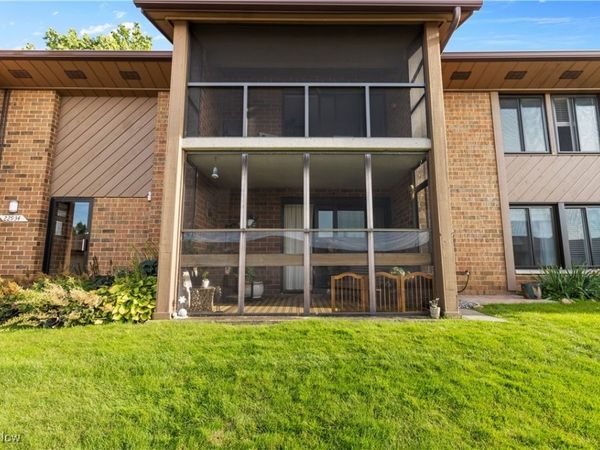 22934 Mastick Road, Unit 102, Fairview Park, OH 44126