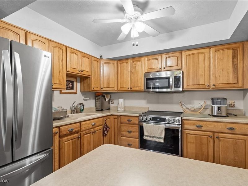 22934 Mastick Road, Unit 102, Fairview Park, OH 44126 Photo 12