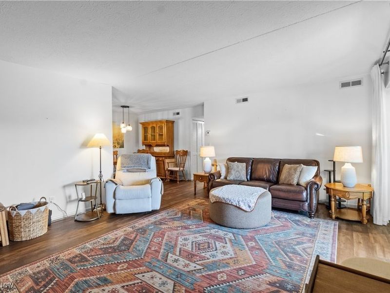 22934 Mastick Road, Unit 102, Fairview Park, OH 44126 Photo 5