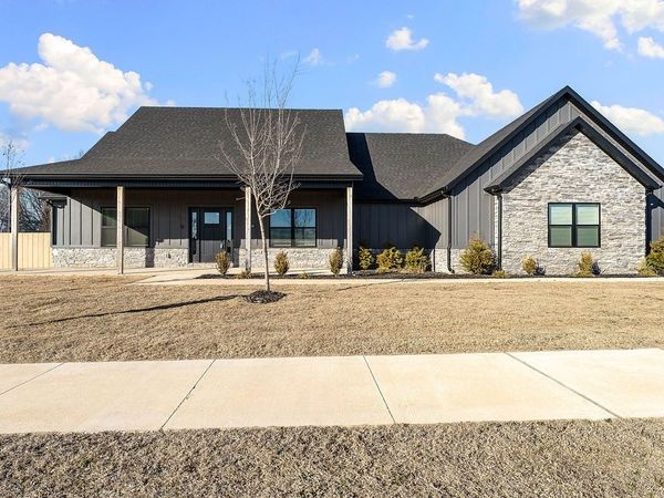 1900 Strong Avenue, Pea Ridge, AR 72751