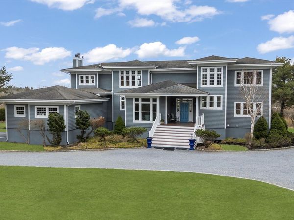 14 S Country Road, Westhampton, NY 11977