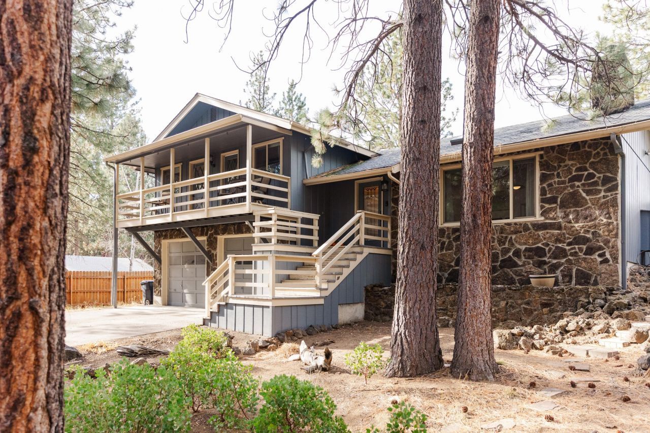 60105 Opal Lane, Bend, OR 97702 Main Photo