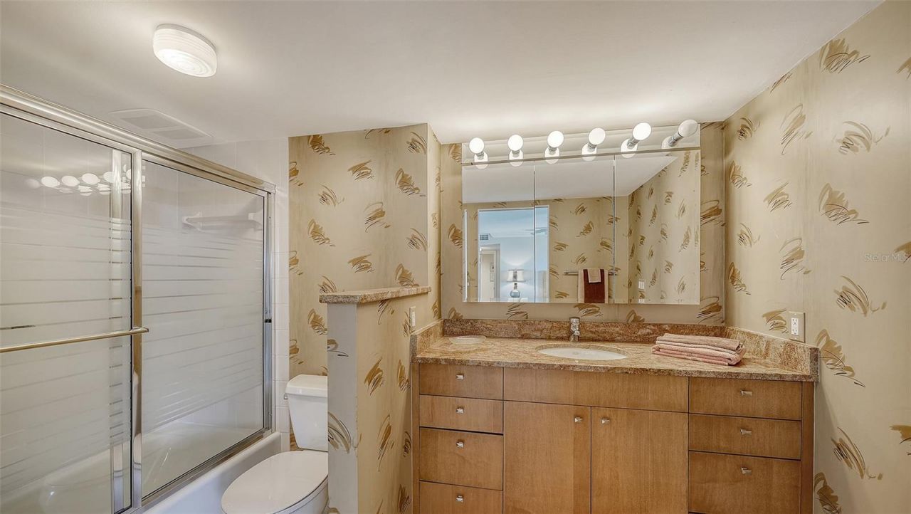 1750 Benjamin Franklin Drive, Unit PH-F, Sarasota, FL 34236 Photo