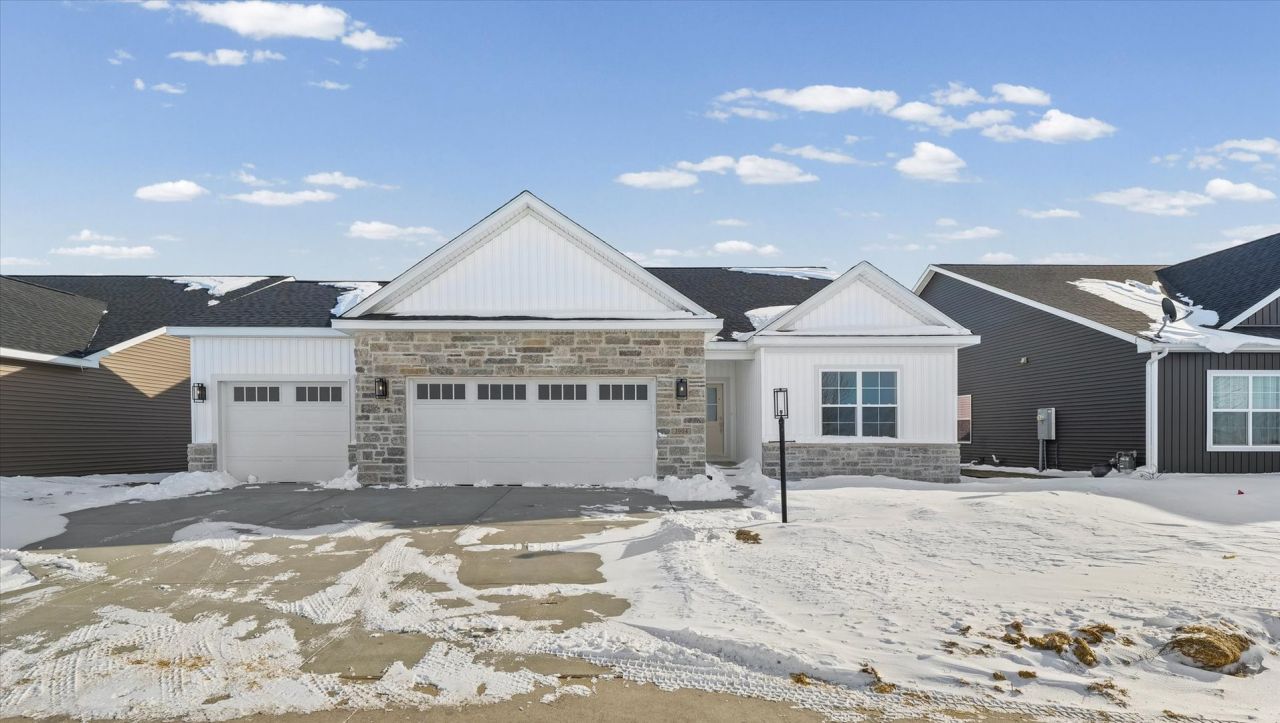 3904 Bay Circle, Champaign, IL 61822 Main Photo