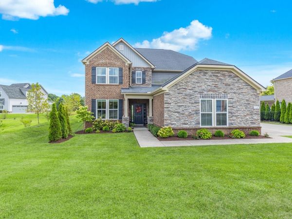 1114 Crossfield Dr, Nolensville, TN 37135