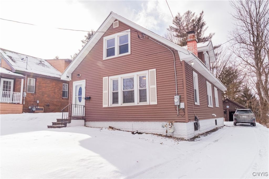 1 Paulevan Place, New Hartford, NY 13413 Main Photo