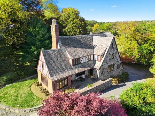 8 Club Way, Hartsdale, NY 10530