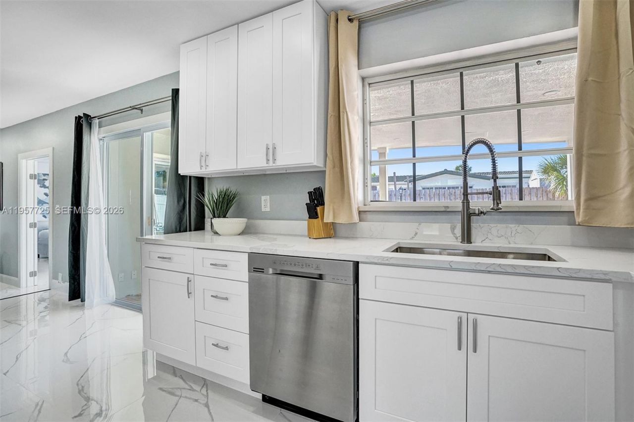 477 SE 17th Ter , Deerfield Beach, FL 33441 Photo