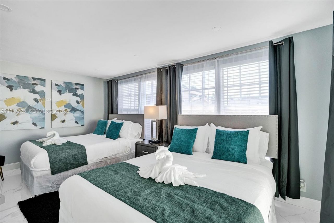 477 SE 17th Ter , Deerfield Beach, FL 33441 Photo