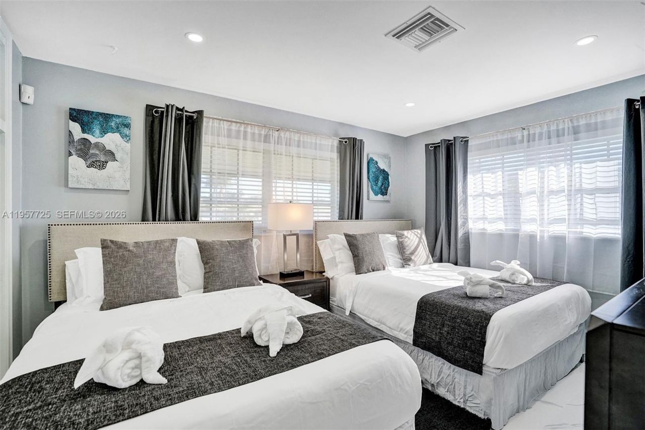 477 SE 17th Ter , Deerfield Beach, FL 33441 Photo