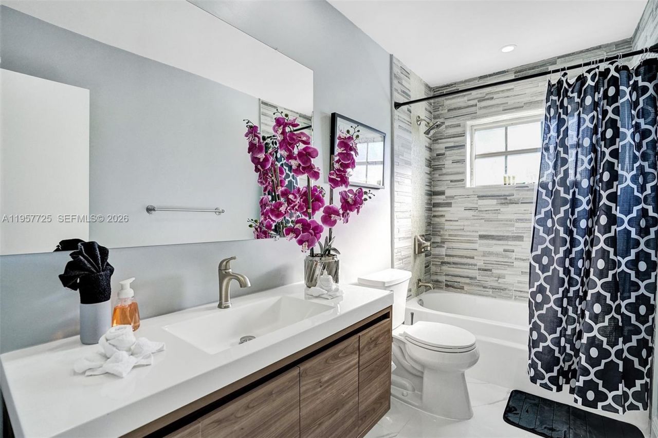 477 SE 17th Ter , Deerfield Beach, FL 33441 Photo