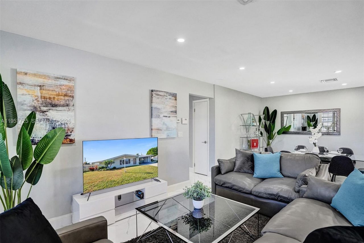 477 SE 17th Ter , Deerfield Beach, FL 33441 Photo