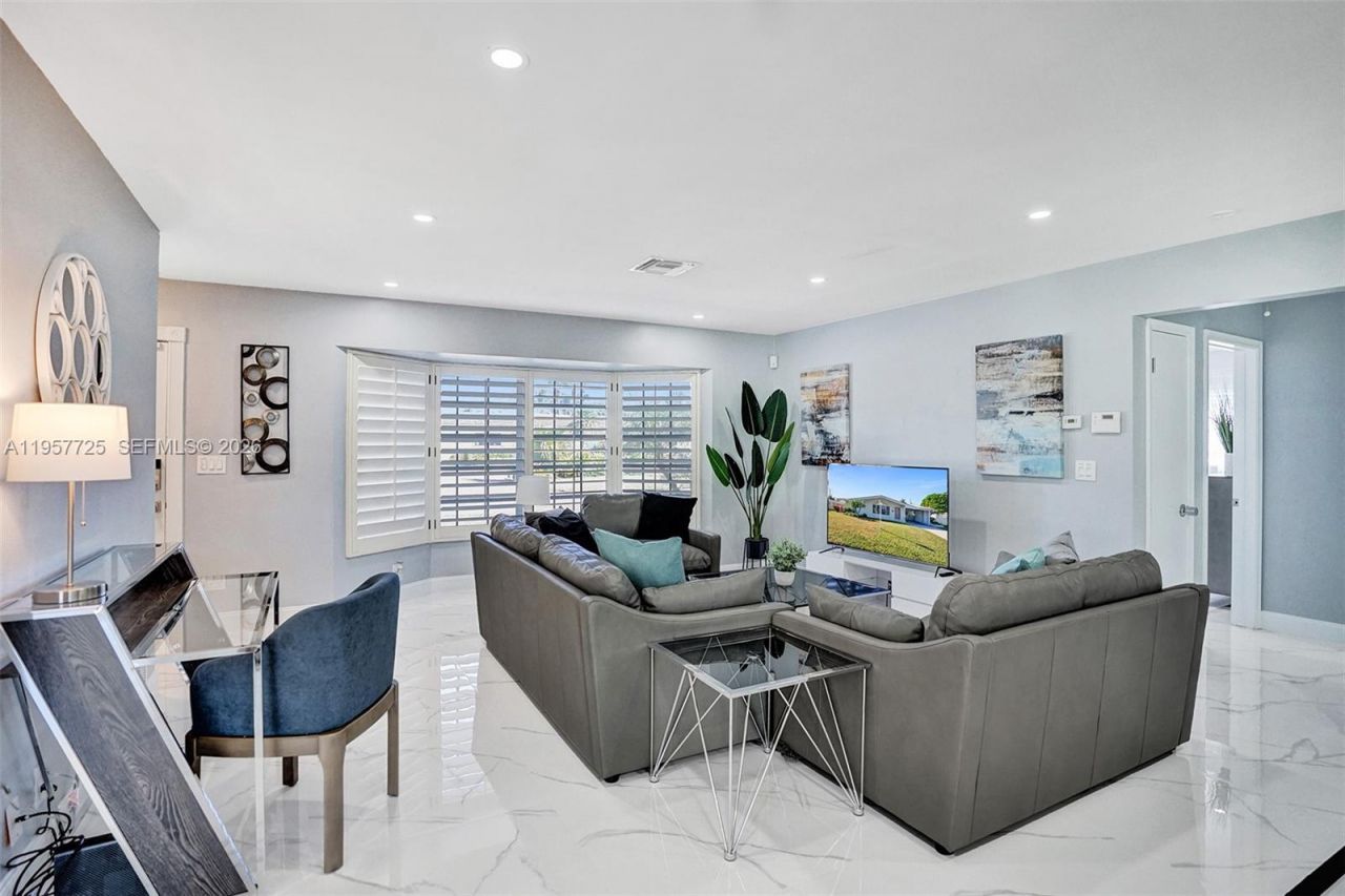 477 SE 17th Ter , Deerfield Beach, FL 33441 Photo