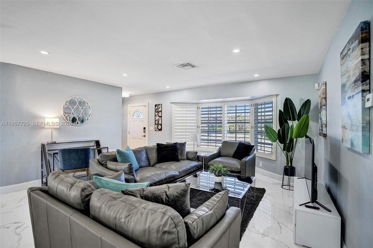 477 SE 17th Ter , Deerfield Beach, FL 33441 Photo