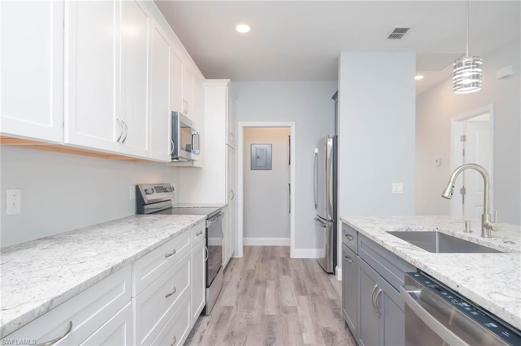 6119 Lake Front Dr, Fort Myers, FL 33908 Photo