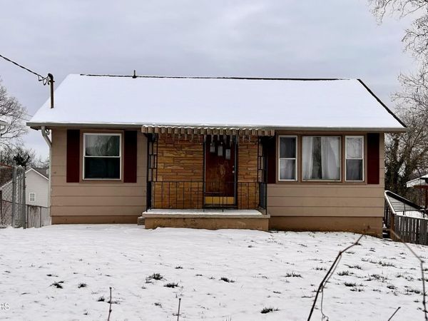 2638 Summitt Ave, Knoxville, TN 37917