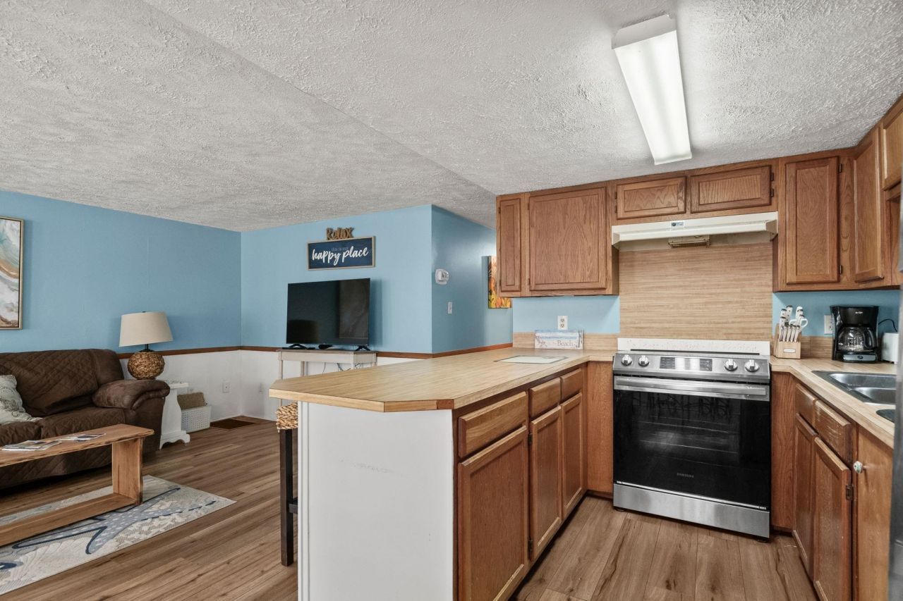 6001 1688 South Kings Hwy. Photo 13