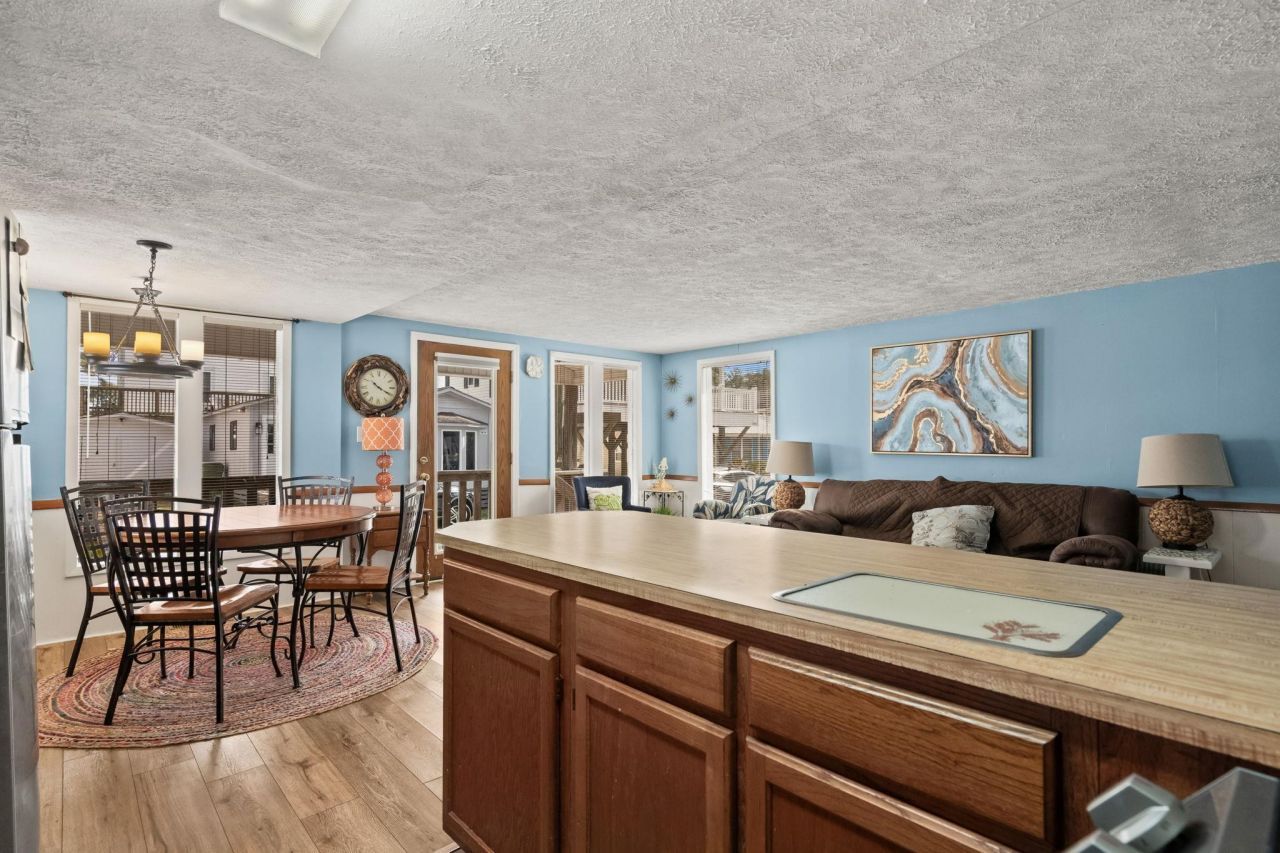 6001 1688 South Kings Hwy. Photo 16