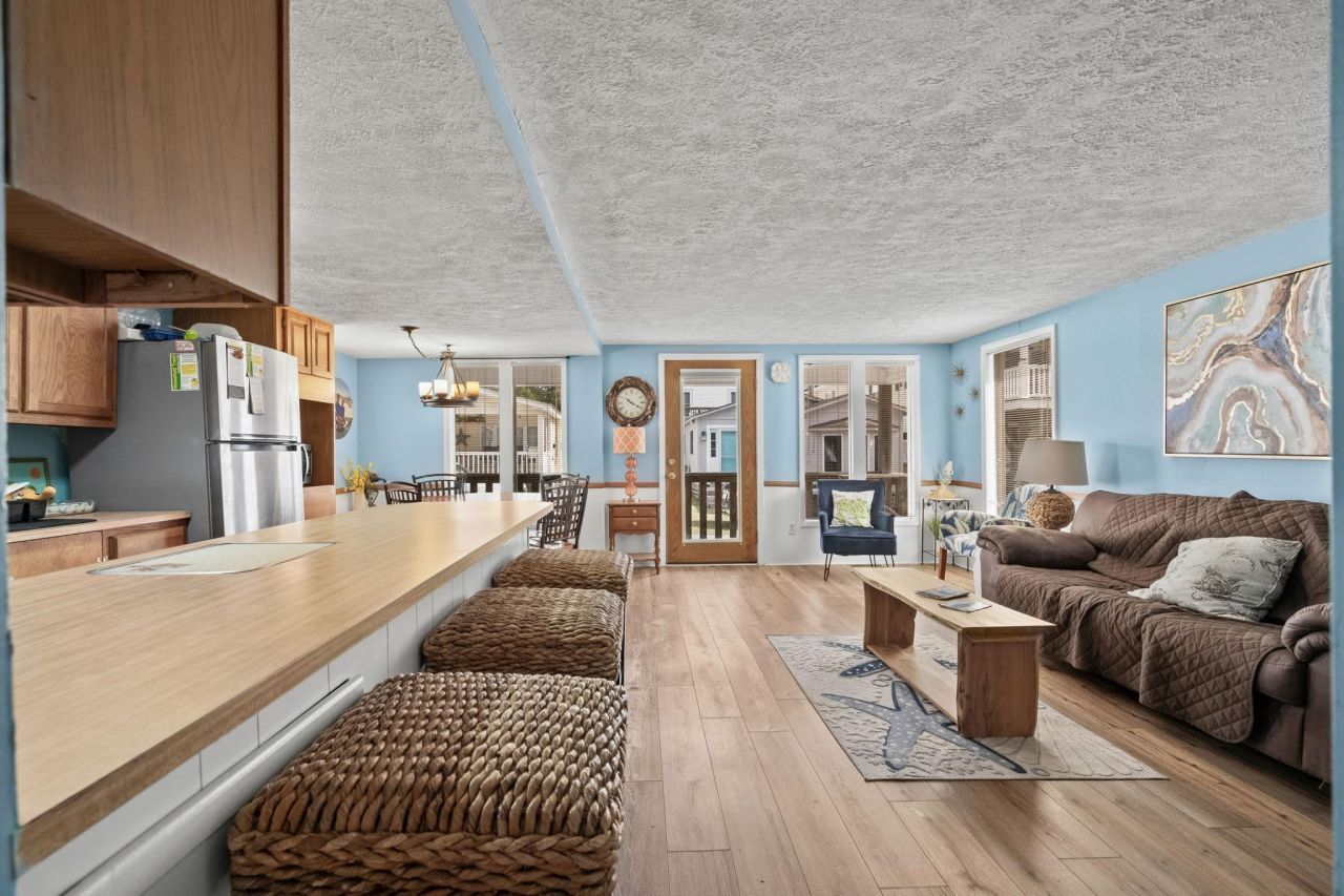 6001 1688 South Kings Hwy. Photo 9