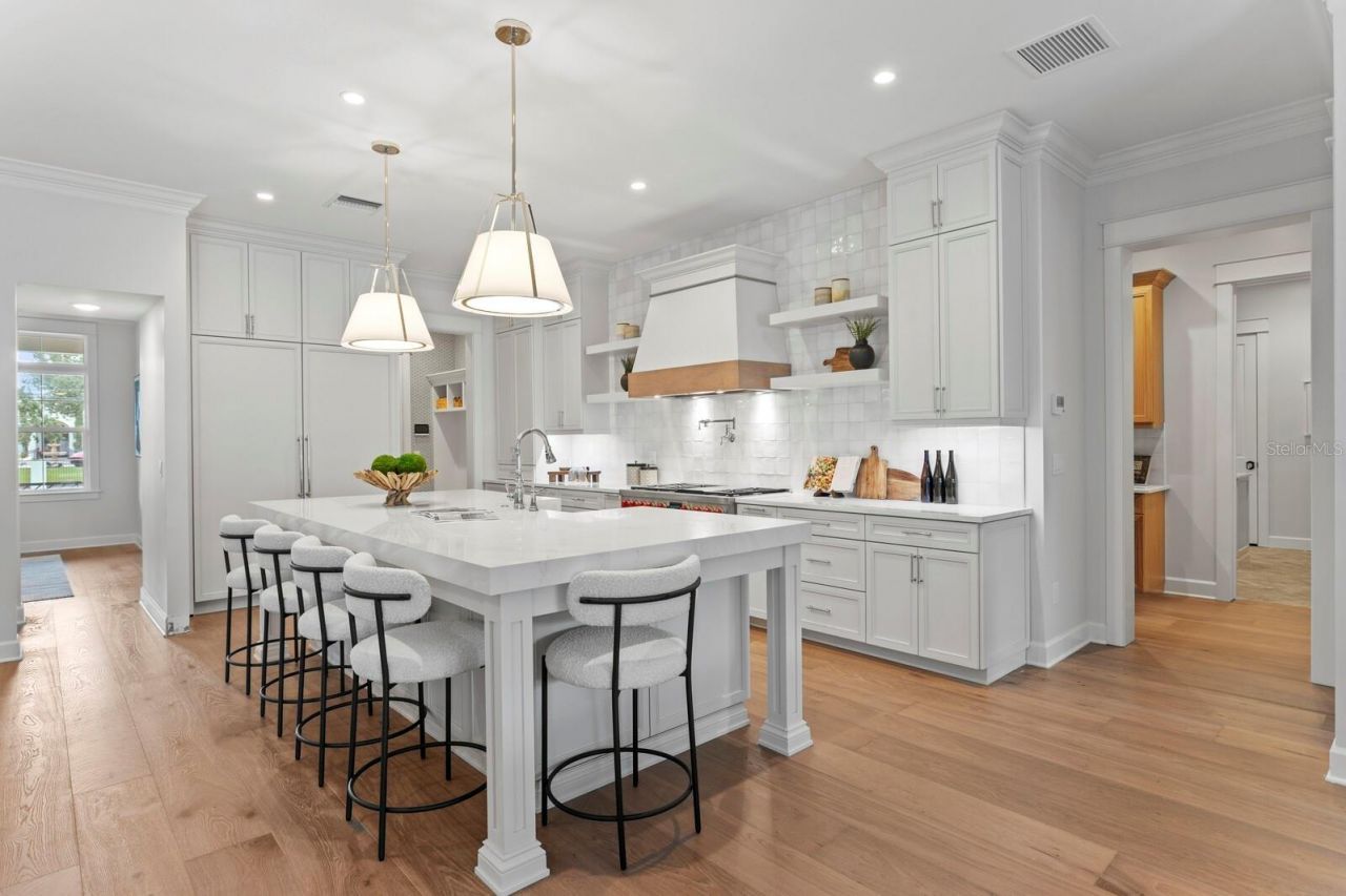 4536 W Swann Avenue, Tampa, FL 33609 Photo