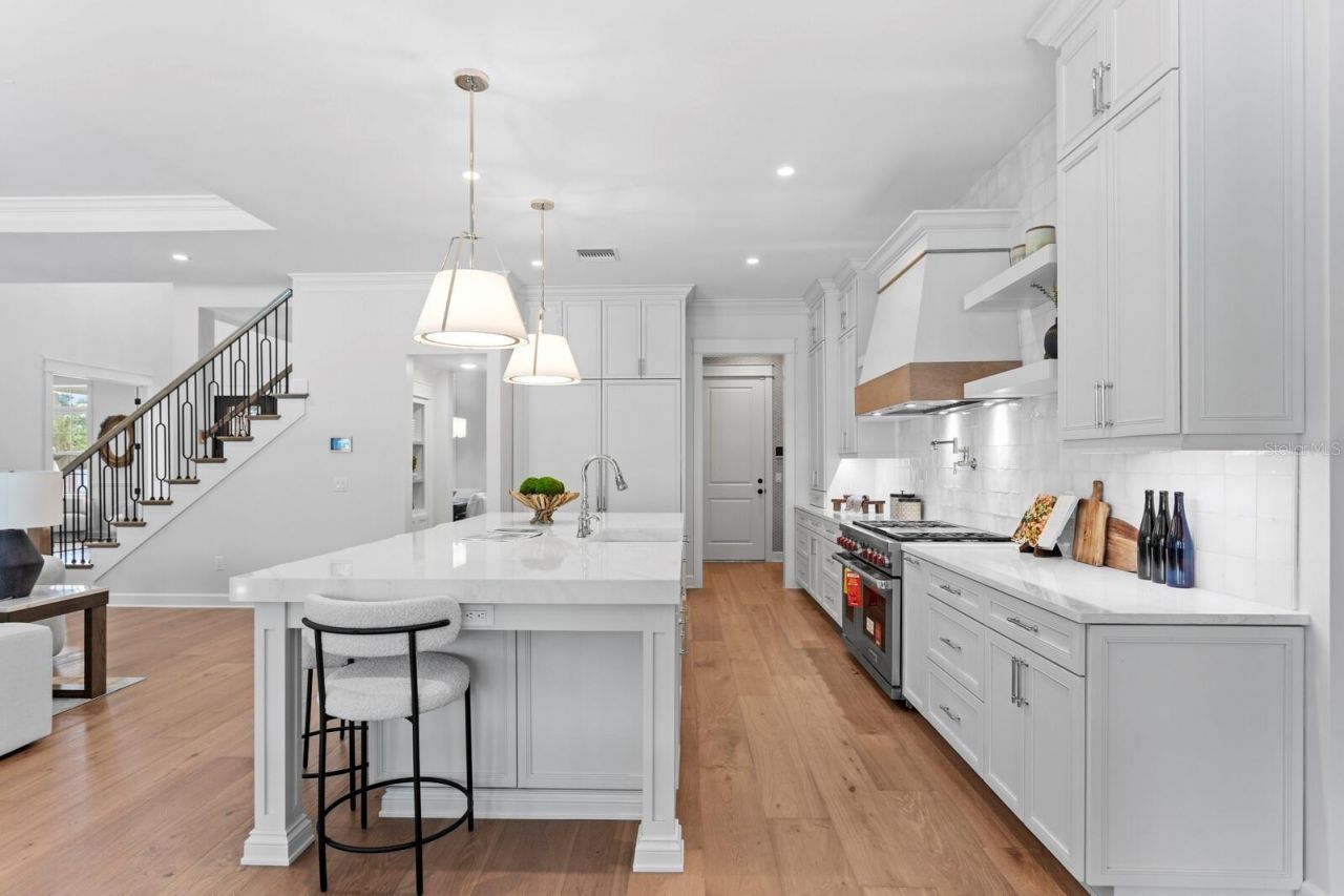 4536 W Swann Avenue, Tampa, FL 33609 Photo