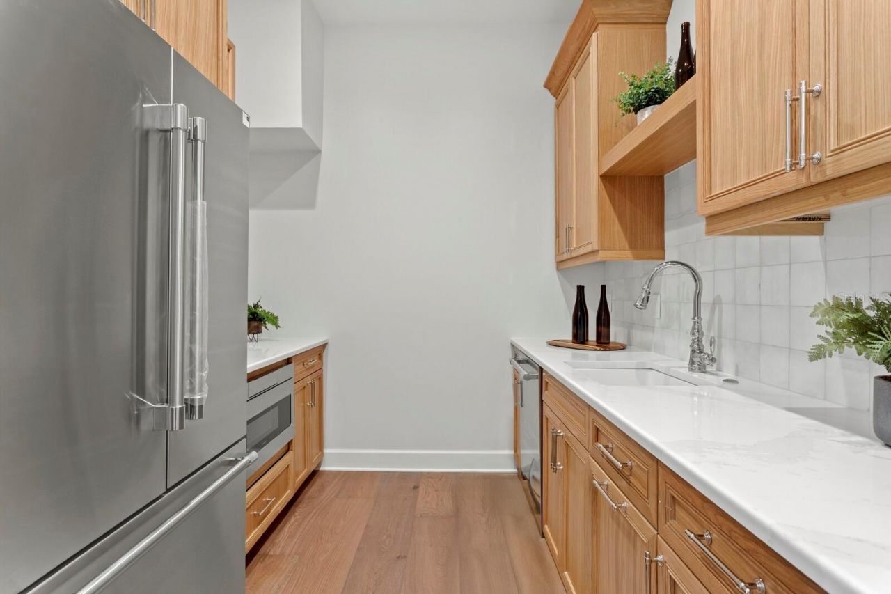 4536 W Swann Avenue, Tampa, FL 33609 Photo